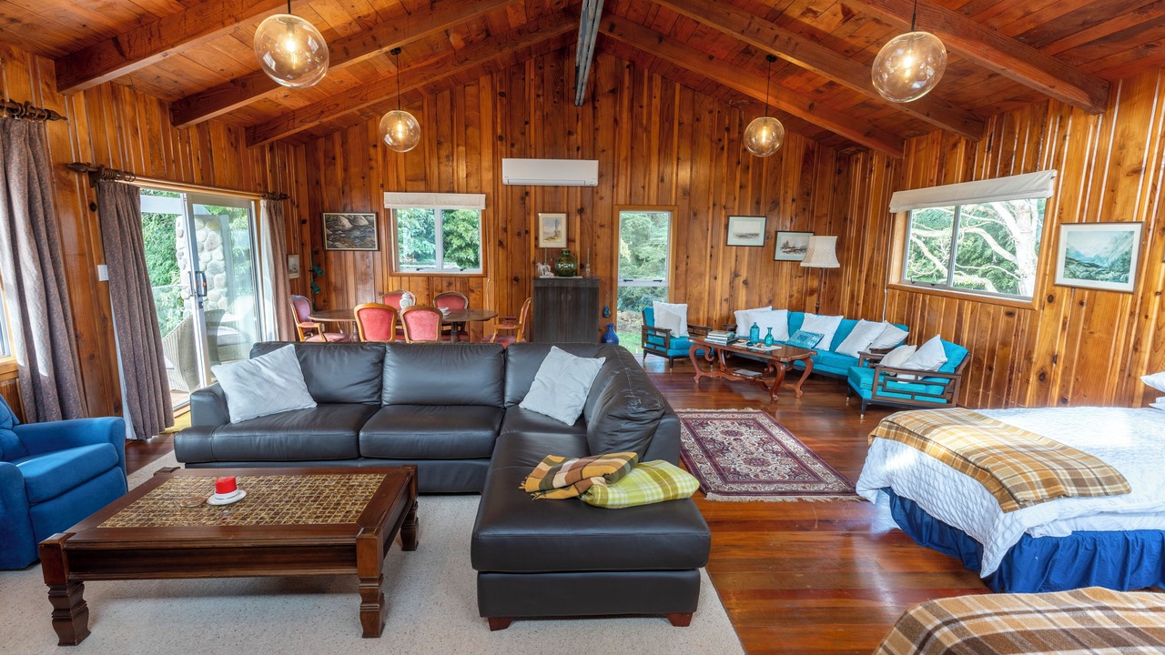 Photo of Livingroom in Urenui
