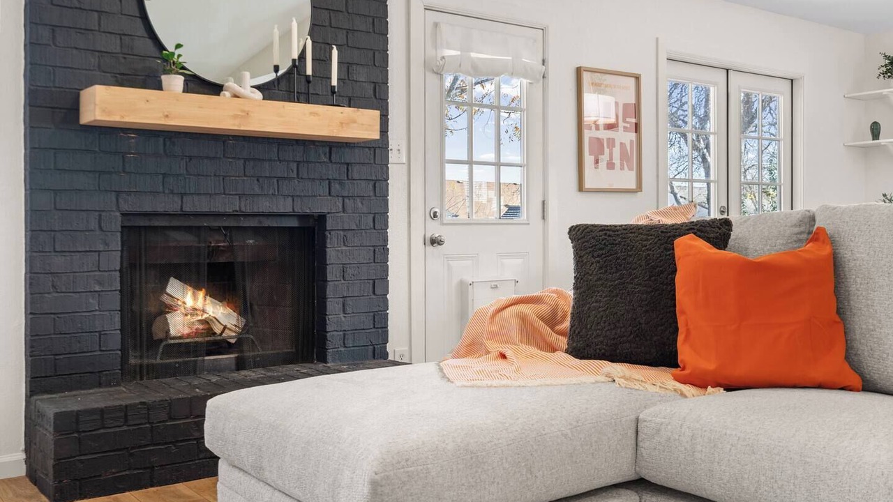 Photo of Livingroom in Springwoods