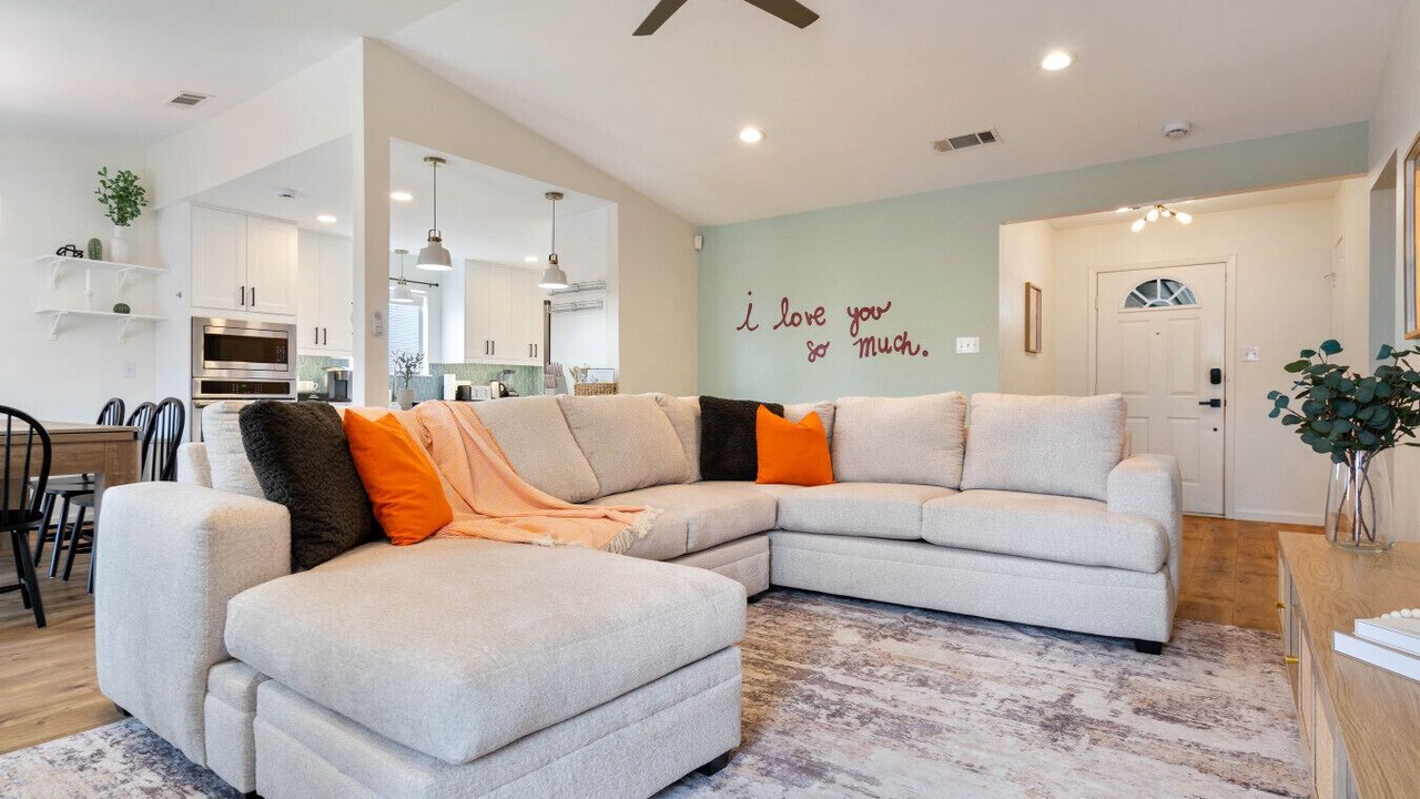 Photo of Livingroom in Springwoods