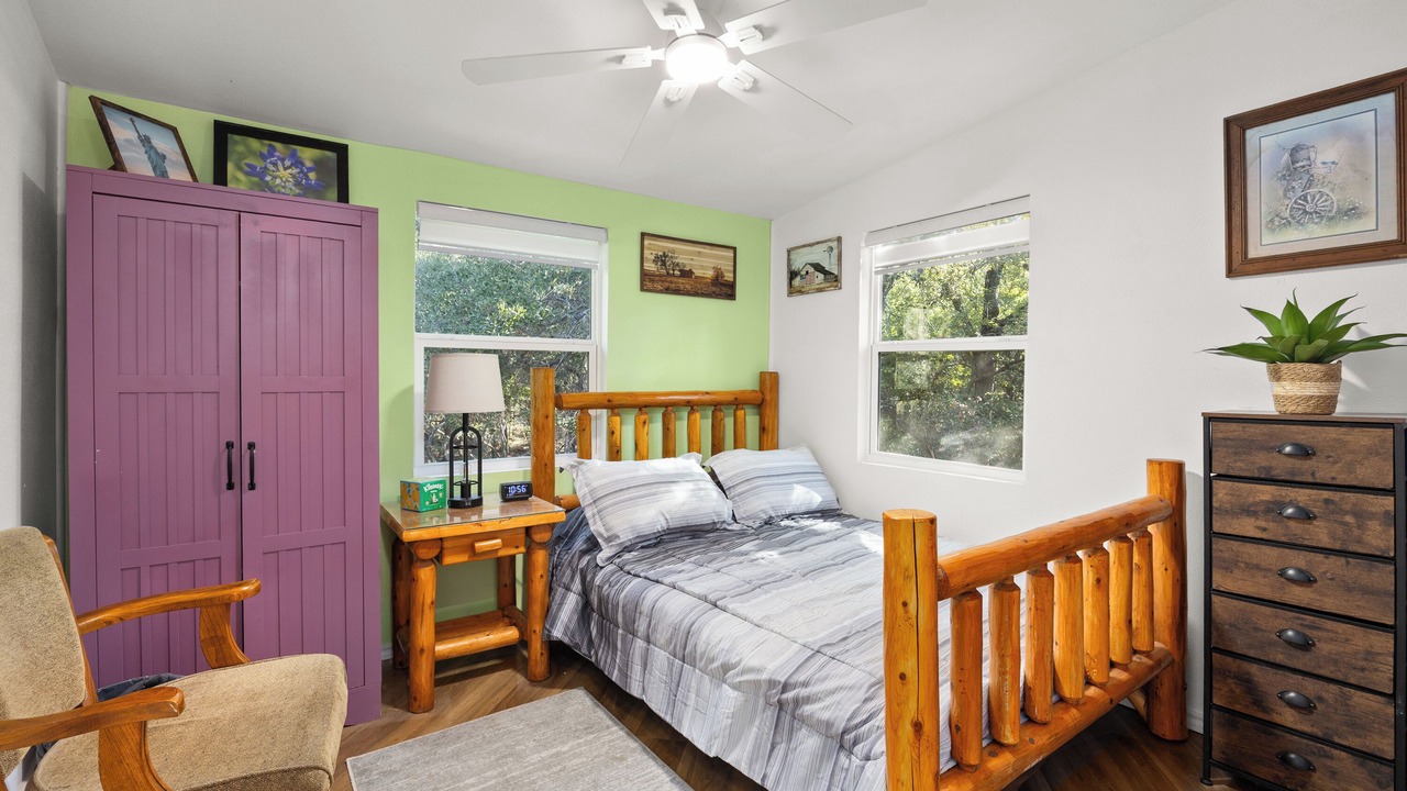 Photo of Bedroom in Lakehills