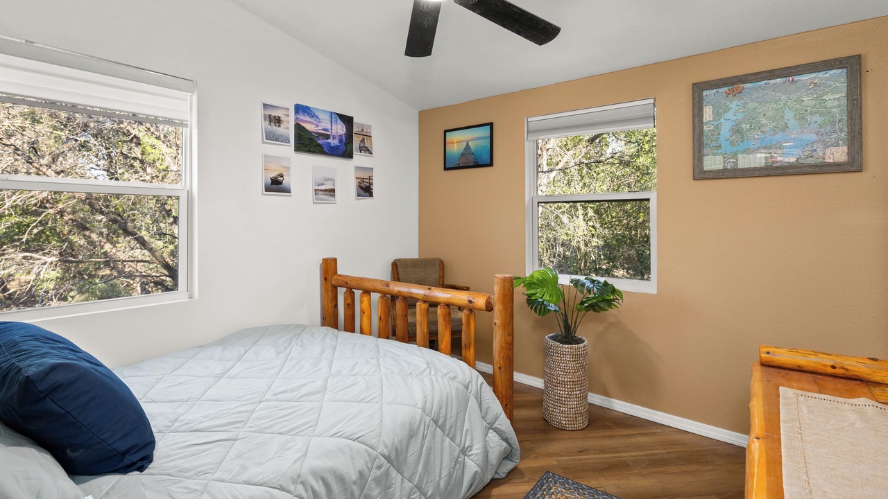 Photo of Bedroom in Lakehills
