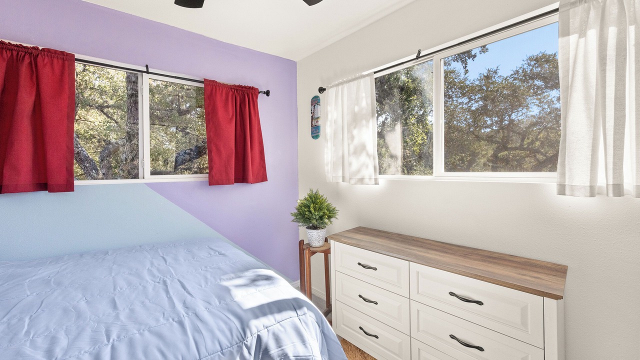 Photo of Bedroom in Lakehills