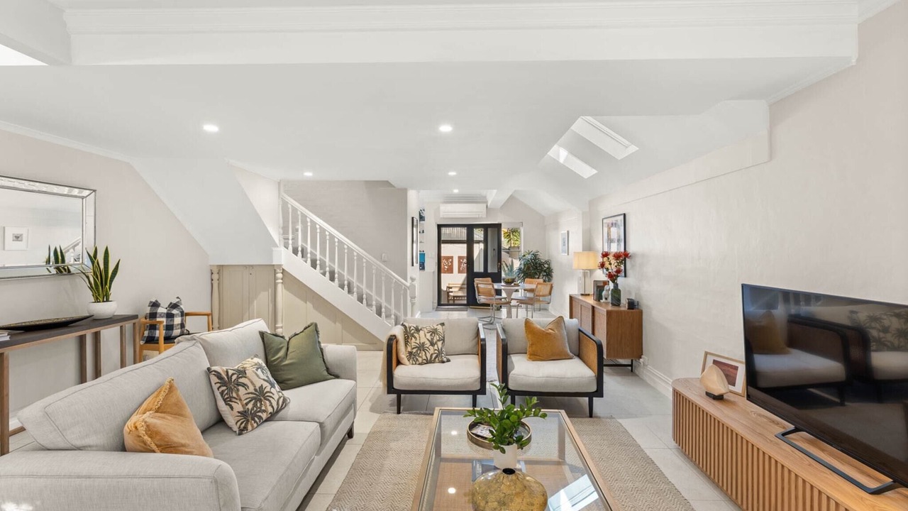 Photo of Livingroom in Cooks Hill