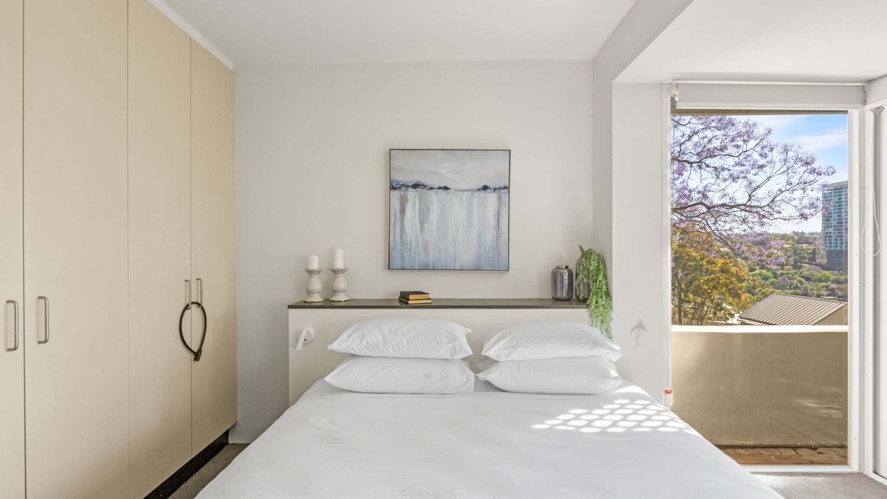 Photo of Others in McMahons Point