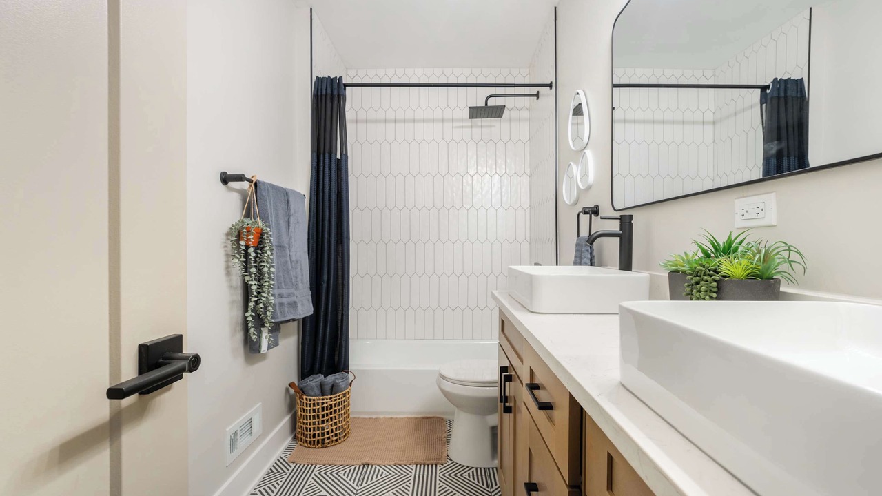 Photo of Bathroom in Oak Park