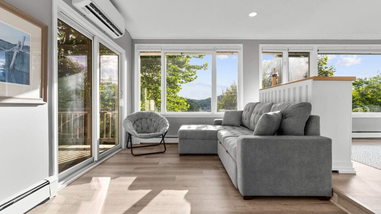 Photo of Livingroom in South Britain