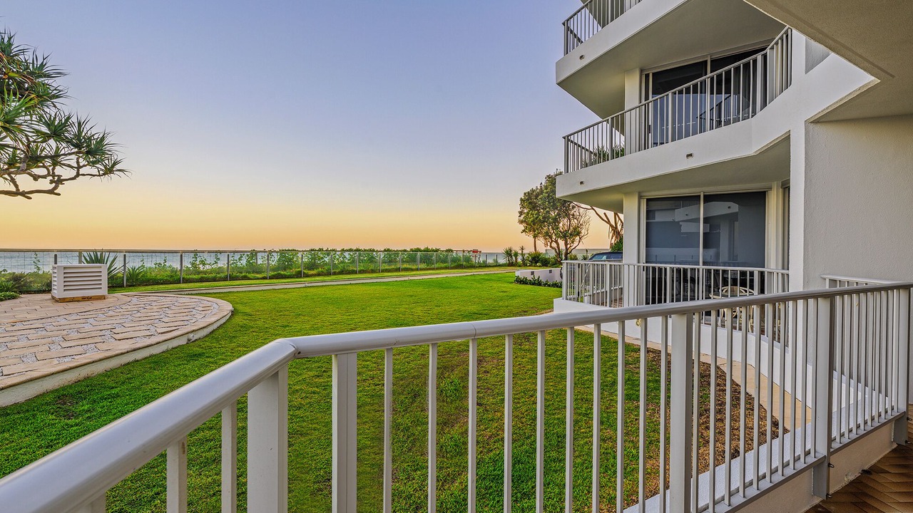 Photo of Patio Balcony in Main Beach