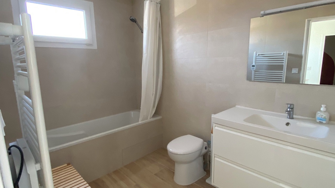 Photo of Bathroom in Labastide-d'Anjou