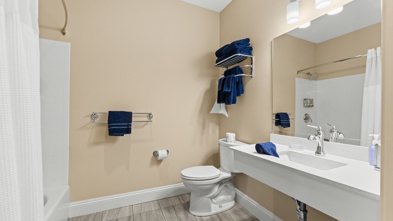 Photo of Bathroom in York Beach