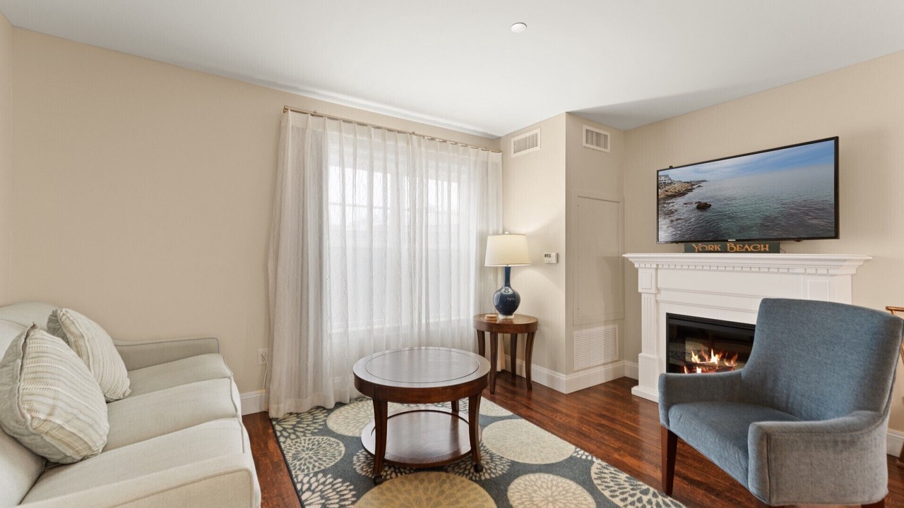 Photo of Livingroom in York Beach