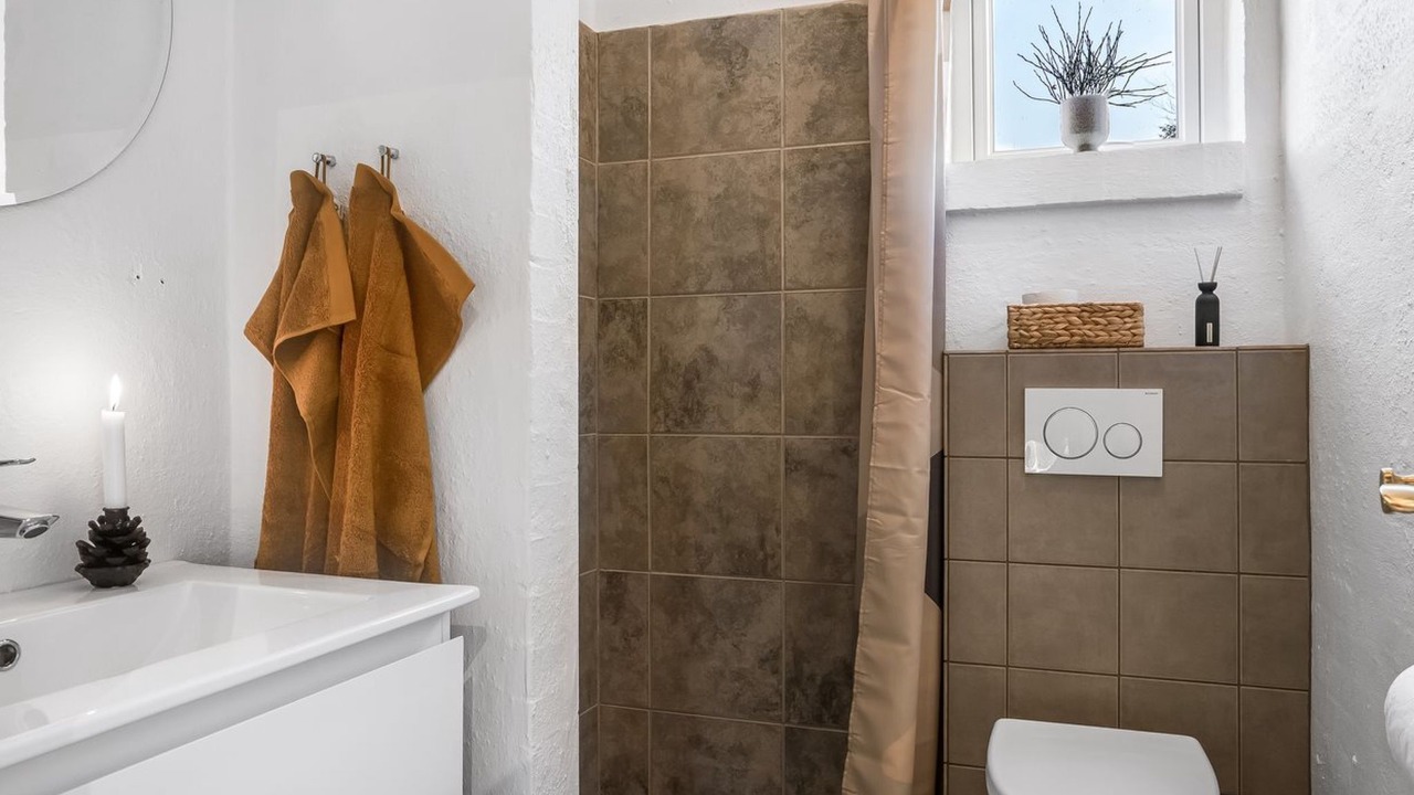Photo of Bathroom in Hou
