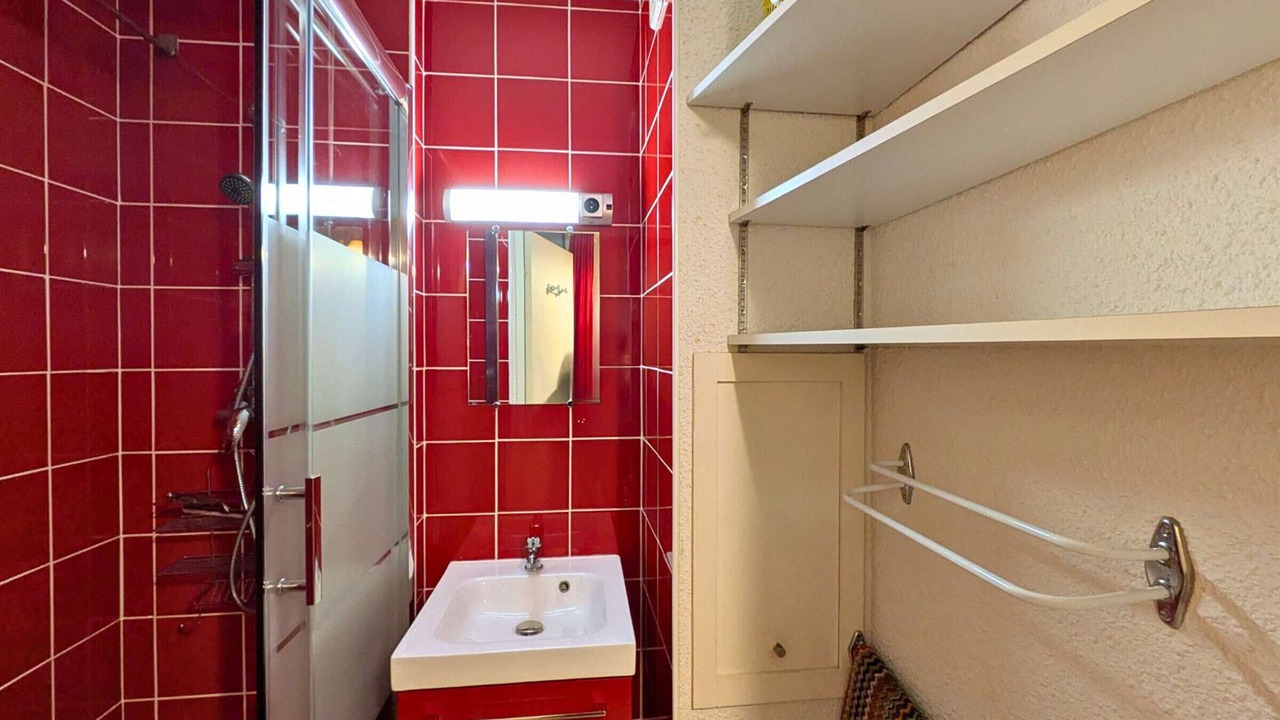 Photo of Bathroom in Oz