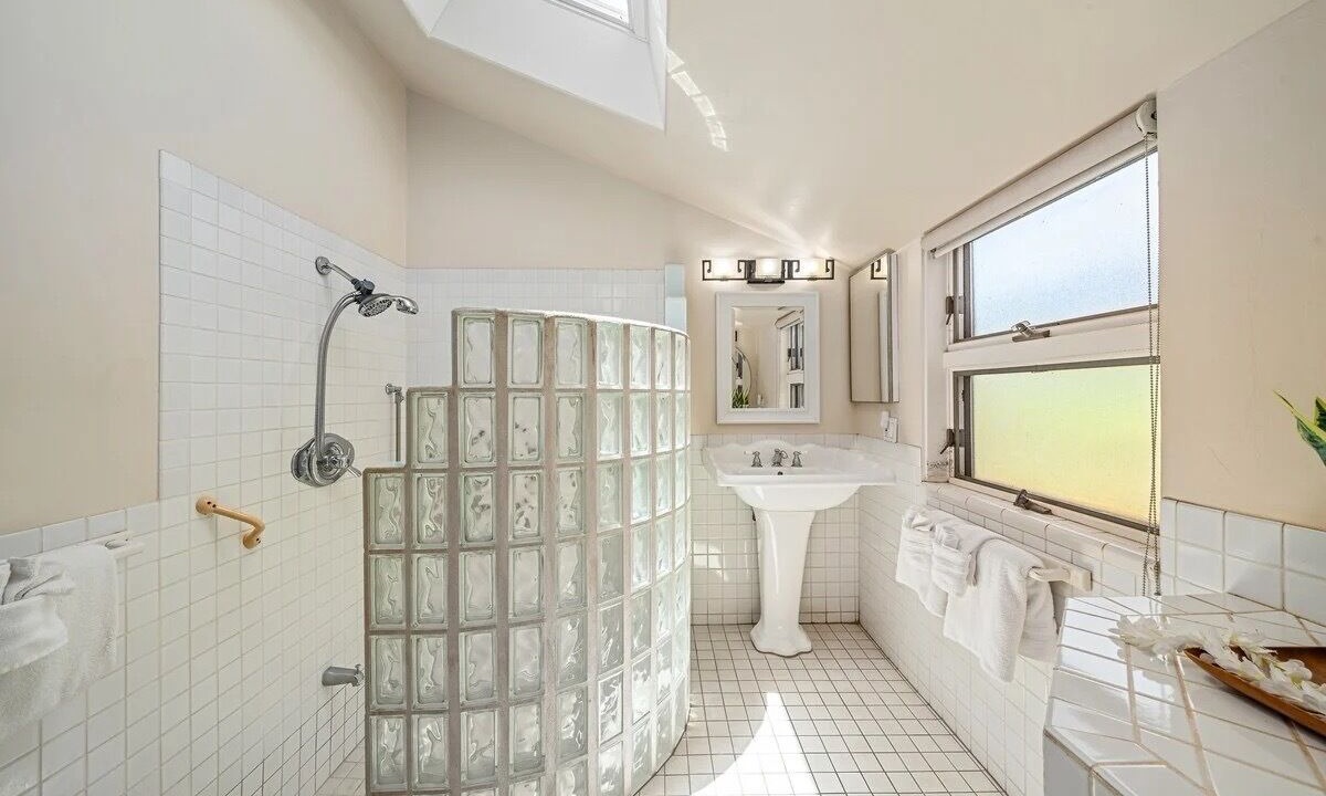 Photo of Bathroom in Kaanapali