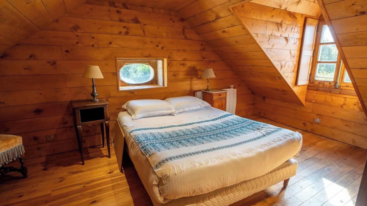 Photo of Bedroom in Saint-Martin-des-Entrees