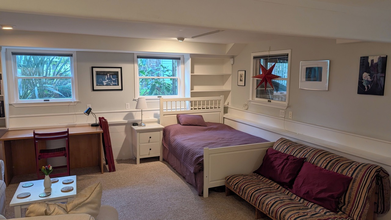 Photo of Bedroom in South Berkeley