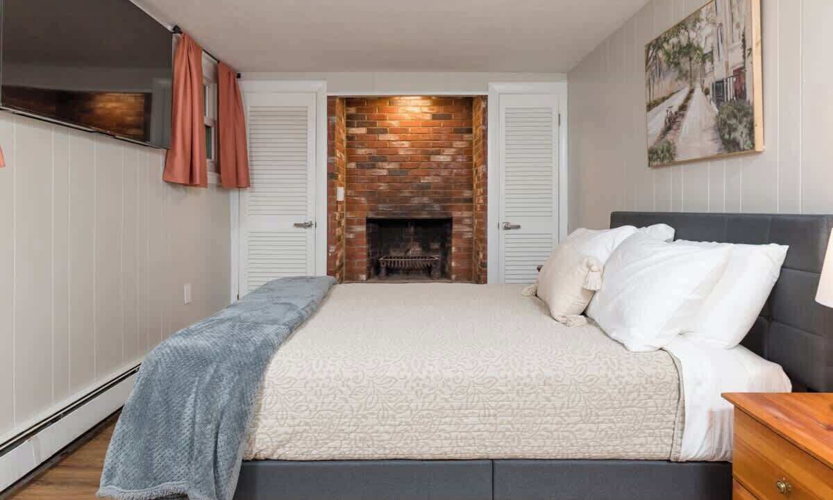 Photo of Bedroom in Woburn