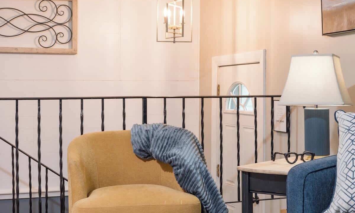 Photo of Livingroom in Woburn