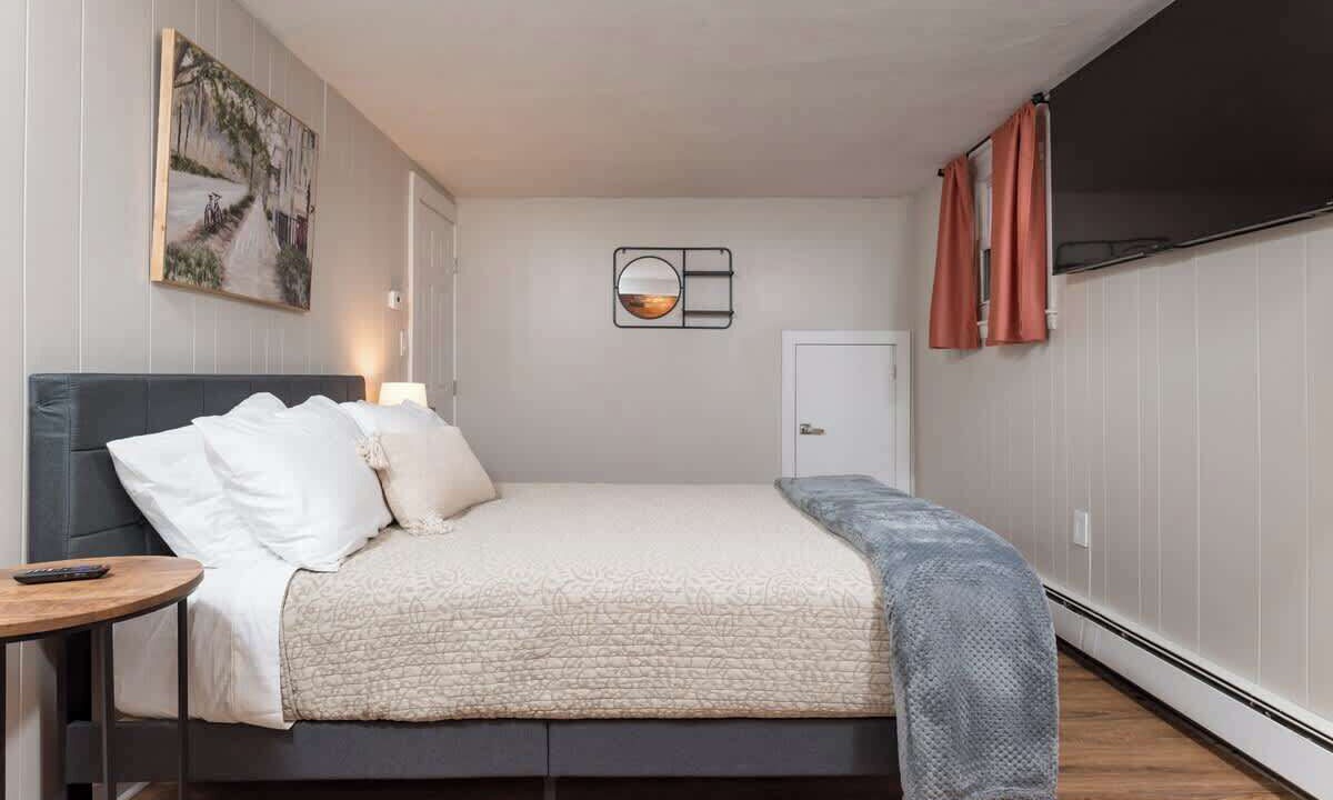 Photo of Bedroom in Woburn