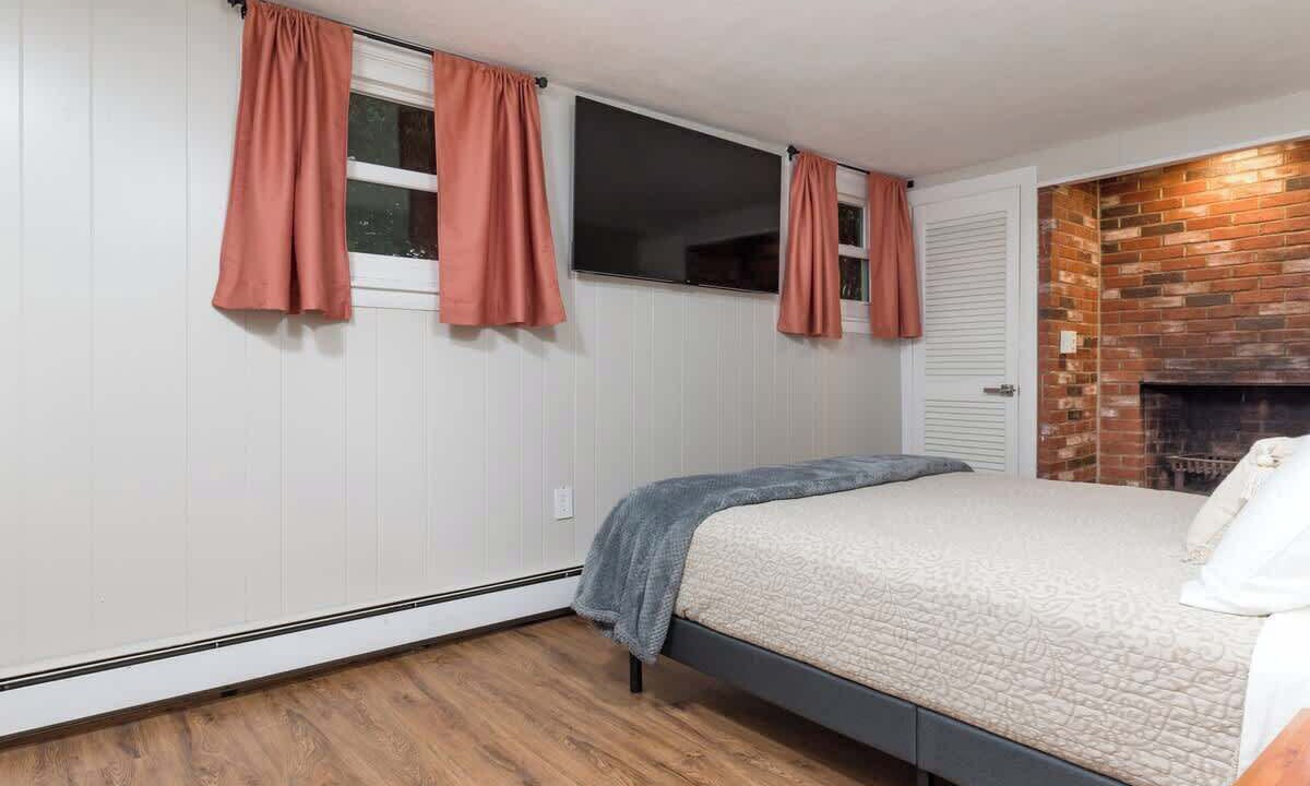 Photo of Bedroom in Woburn