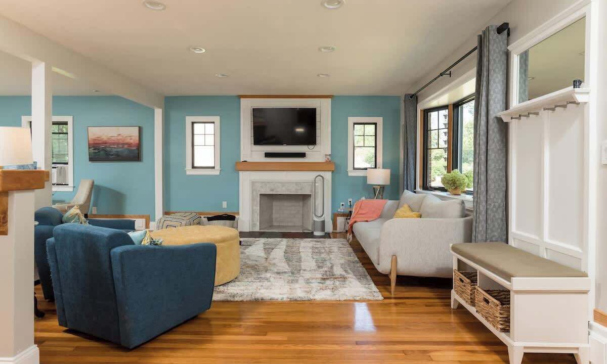 Photo of Livingroom in Woburn