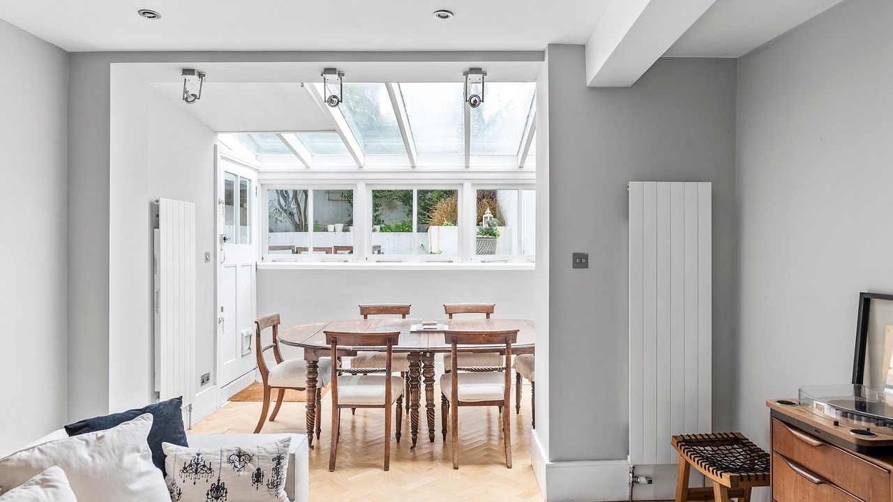 Photo of Livingroom in Redcliffe