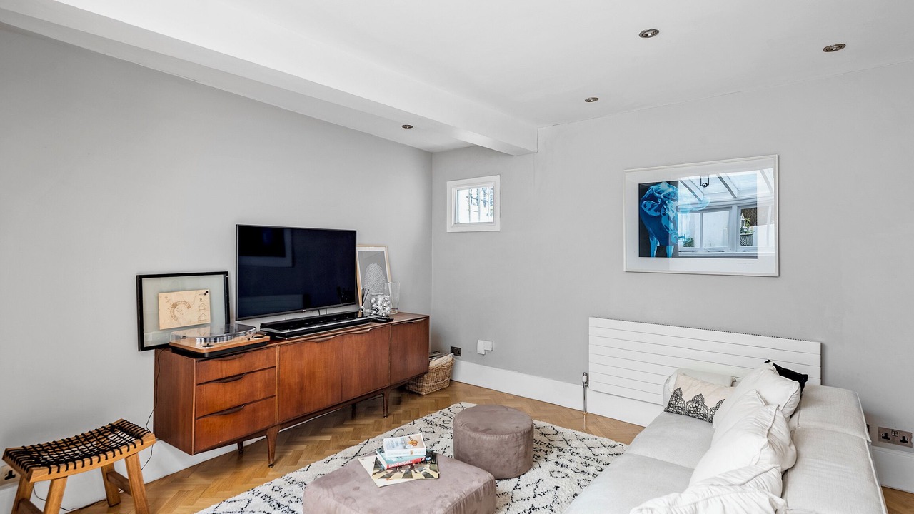 Photo of Livingroom in Redcliffe