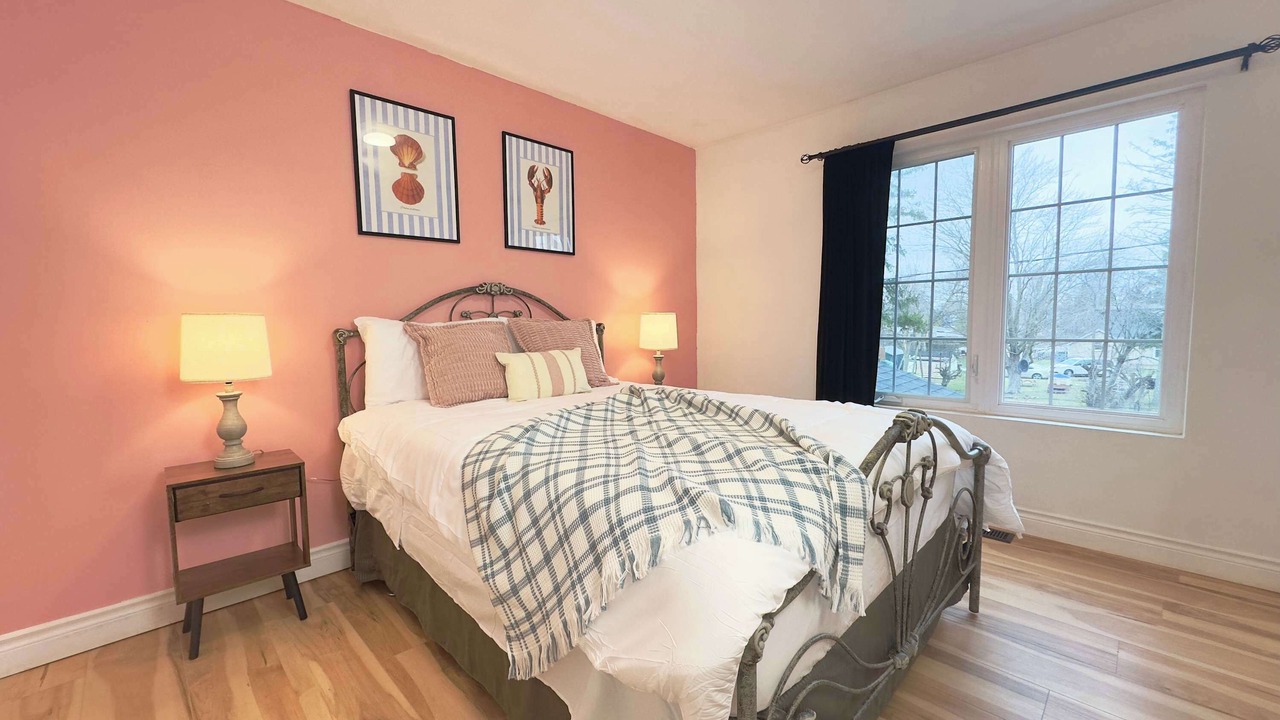 Photo of Bedroom in Port Colborne