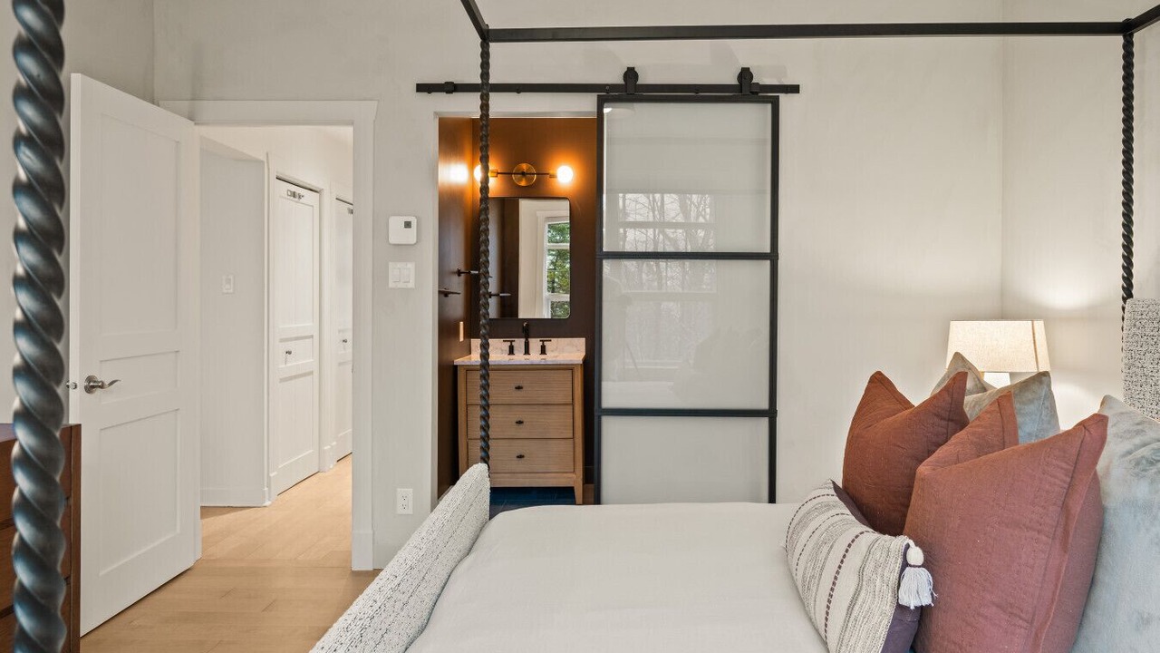 Photo of Bedroom in Tremblant-Les-Eaux