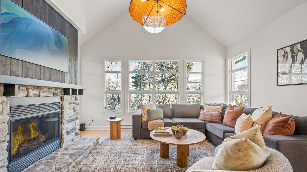 Photo of Livingroom in Tremblant-Les-Eaux