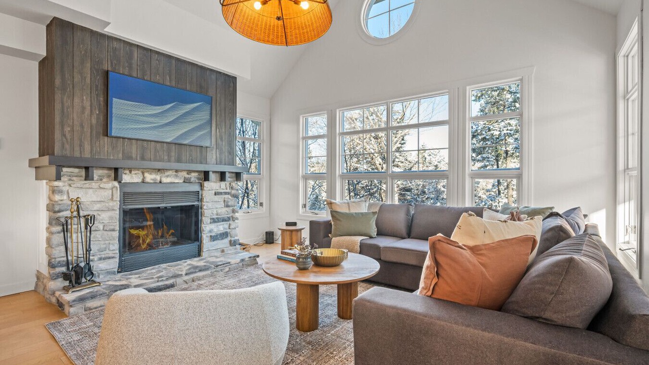 Photo of Livingroom in Tremblant-Les-Eaux