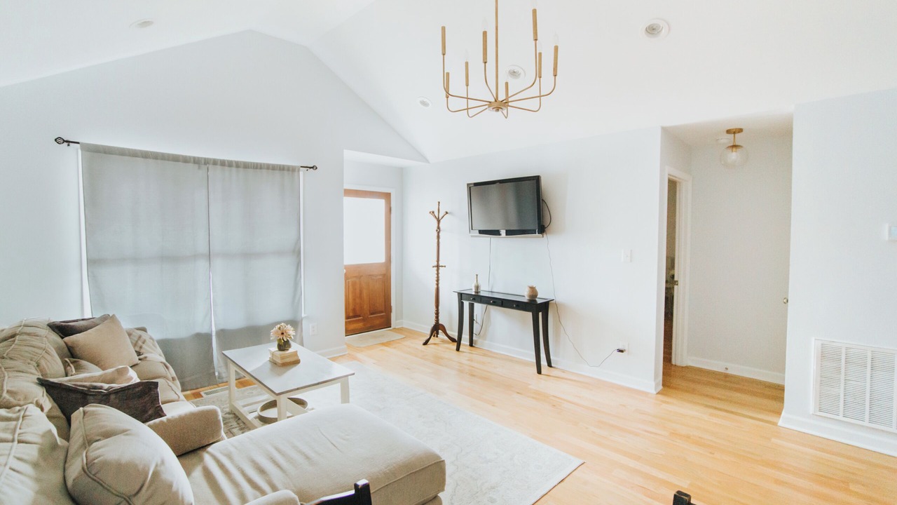 Photo of Livingroom in Downtown