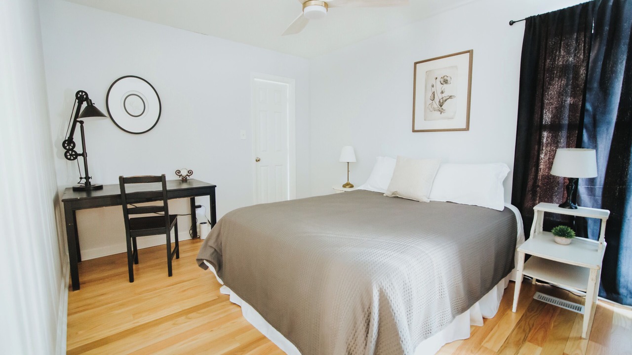 Photo of Bedroom in Downtown
