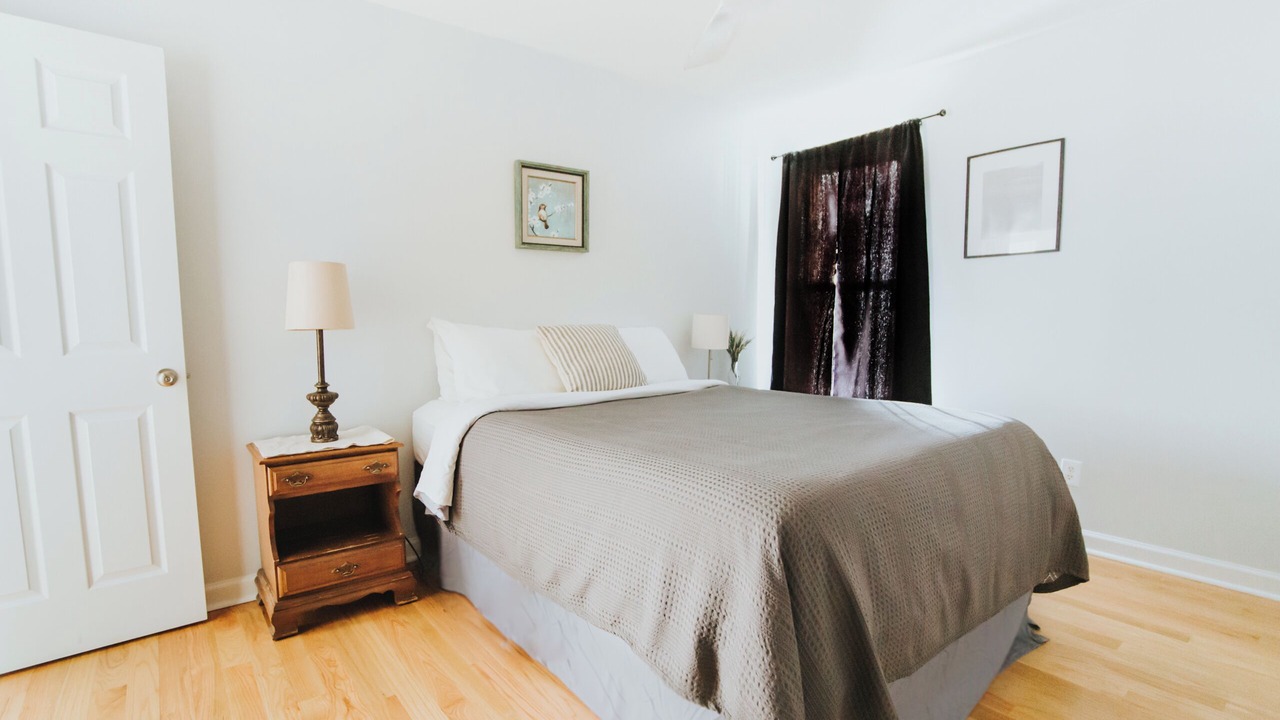 Photo of Bedroom in Downtown