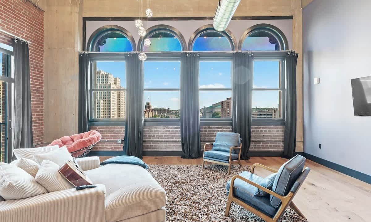 Photo of Livingroom in Downtown West