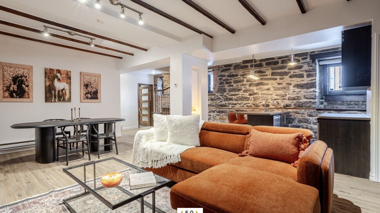 Photo of Livingroom in Shaughnessy Village