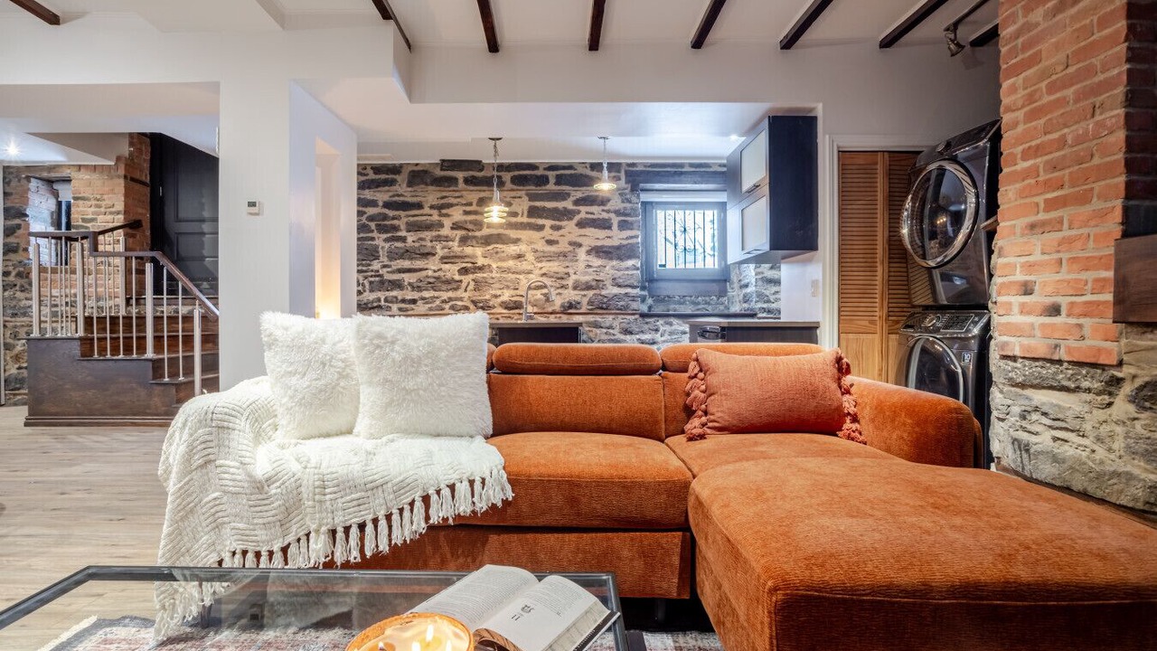 Photo of Livingroom in Shaughnessy Village