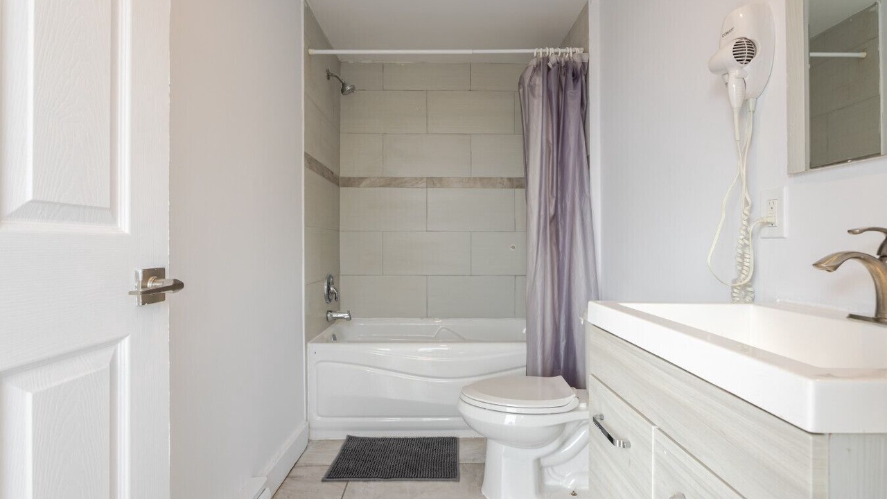 Photo of Bathroom in Shaughnessy Village