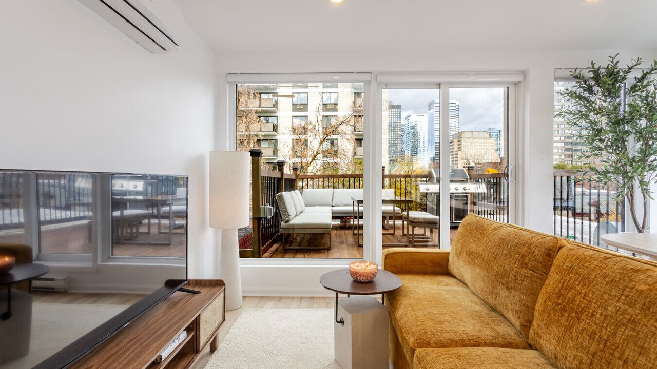 Photo of Livingroom in Shaughnessy Village