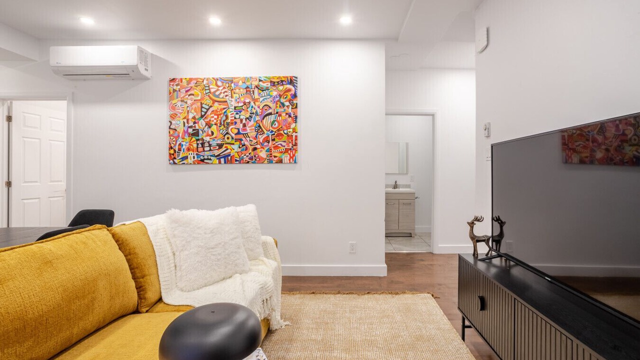 Photo of Livingroom in Shaughnessy Village