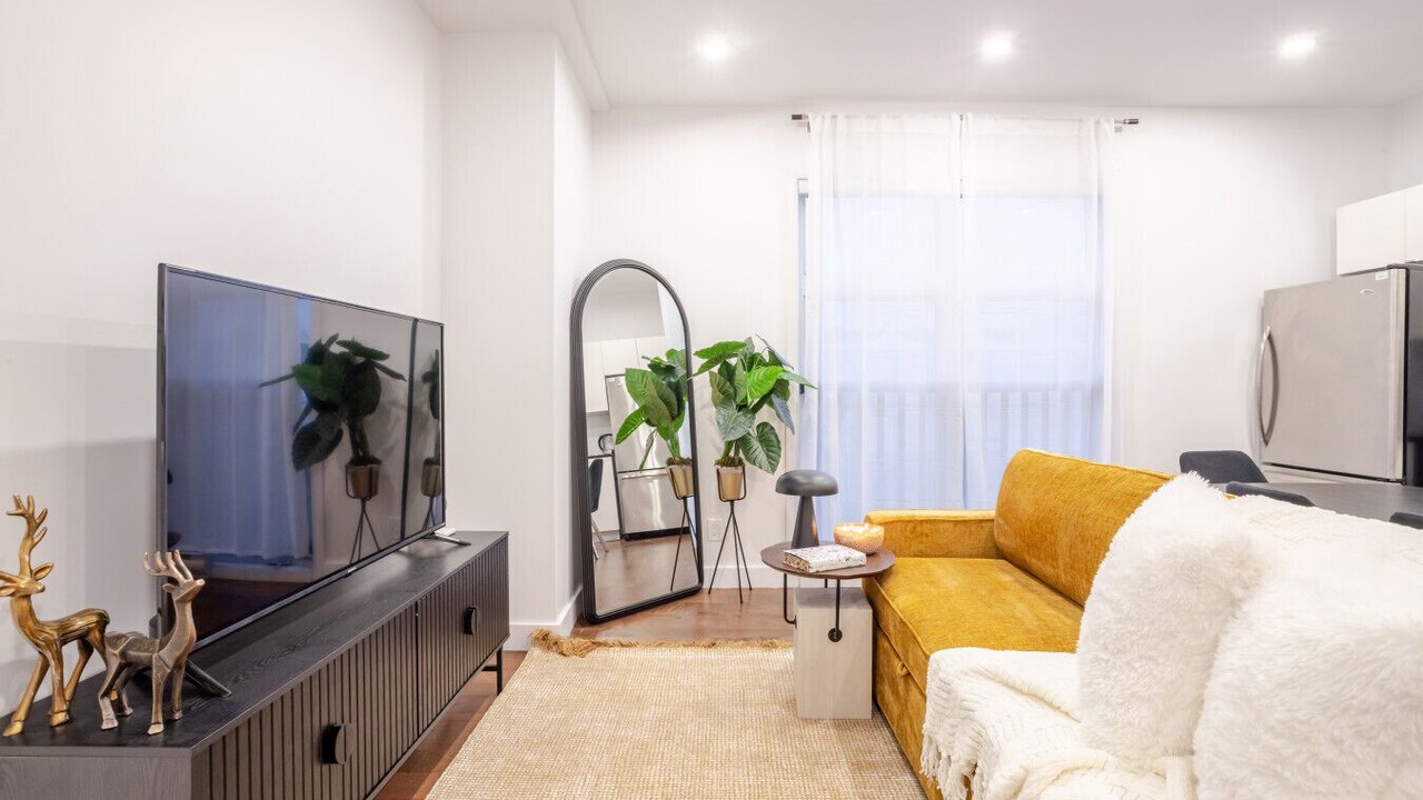 Photo of Livingroom in Shaughnessy Village