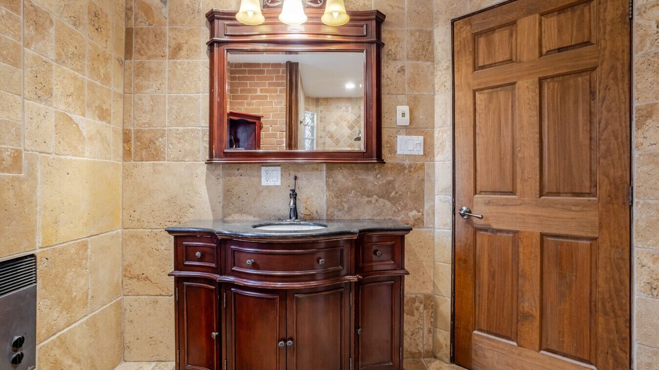 Photo of Bathroom in Shaughnessy Village