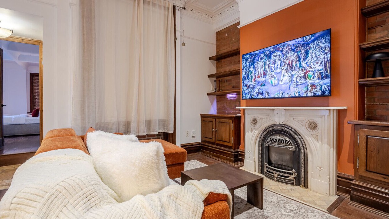 Photo of Livingroom in Shaughnessy Village