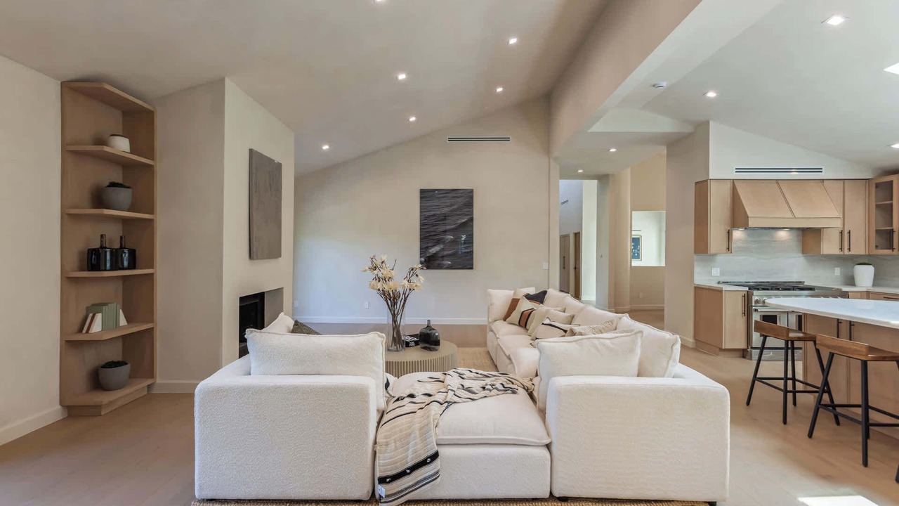 Photo of Livingroom in Trousdale Estates