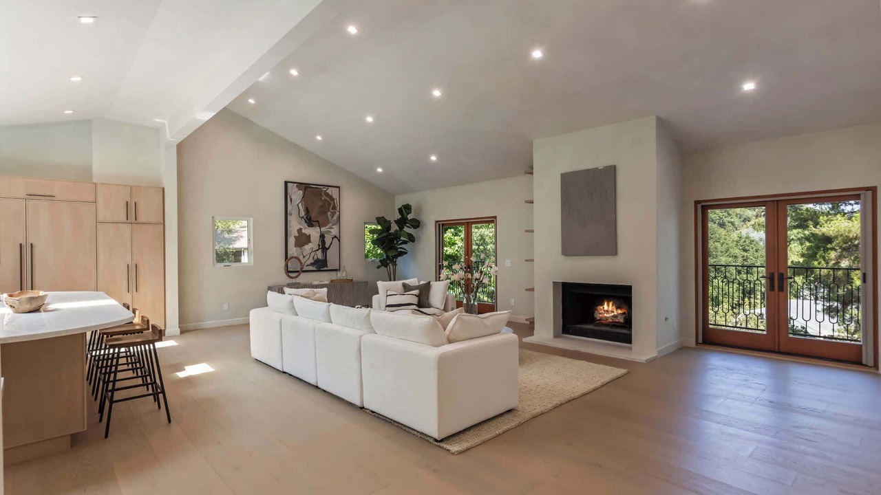 Photo of Livingroom in Trousdale Estates