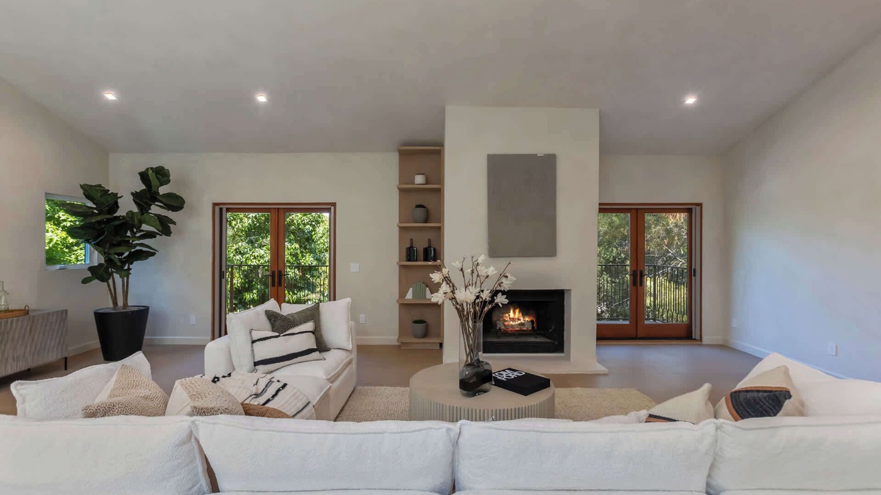 Photo of Livingroom in Trousdale Estates