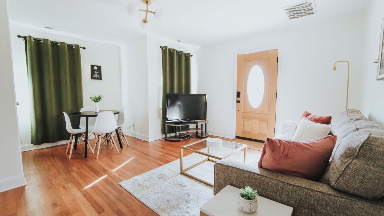Photo of Livingroom in East Raleigh