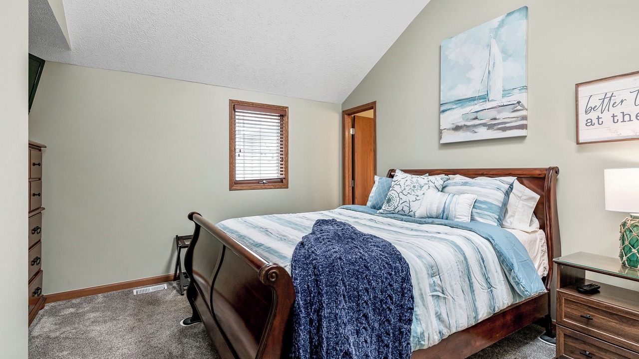 Photo of Bedroom in Twin Lake