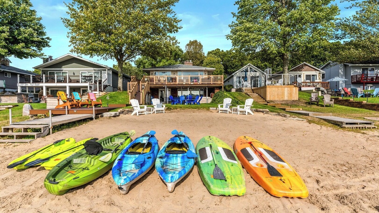 Photo of Others in Twin Lake