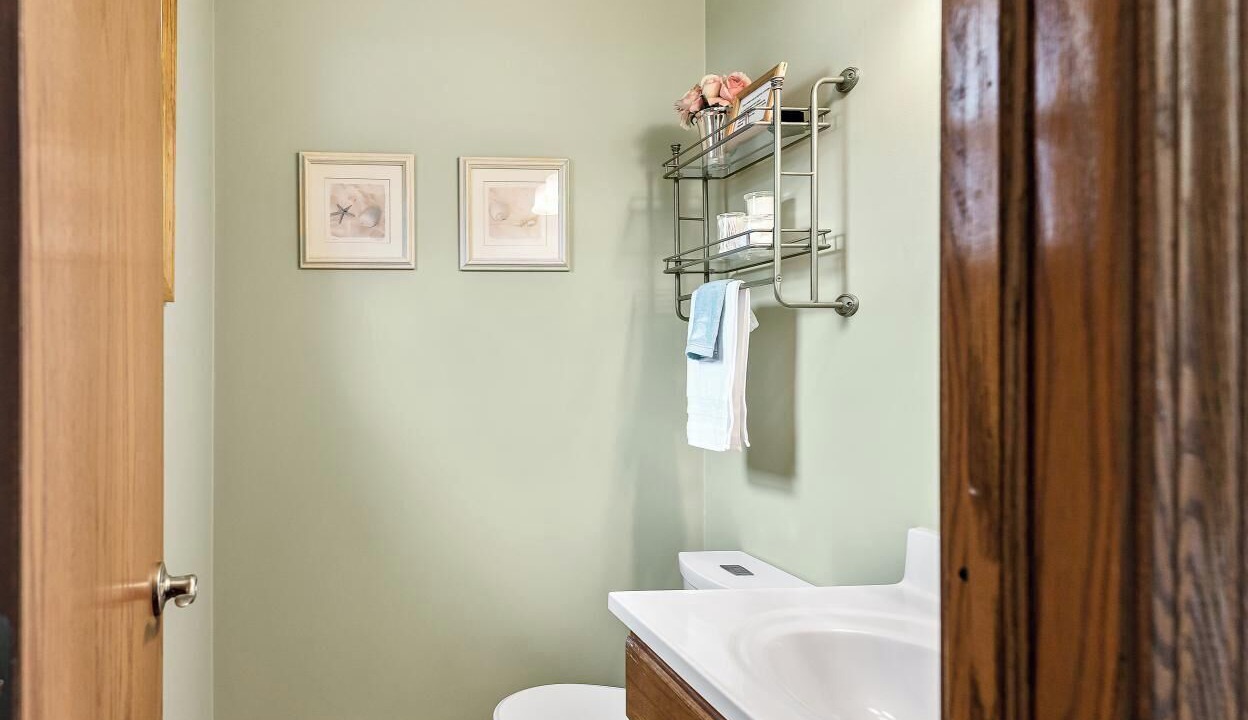 Photo of Bathroom in Twin Lake