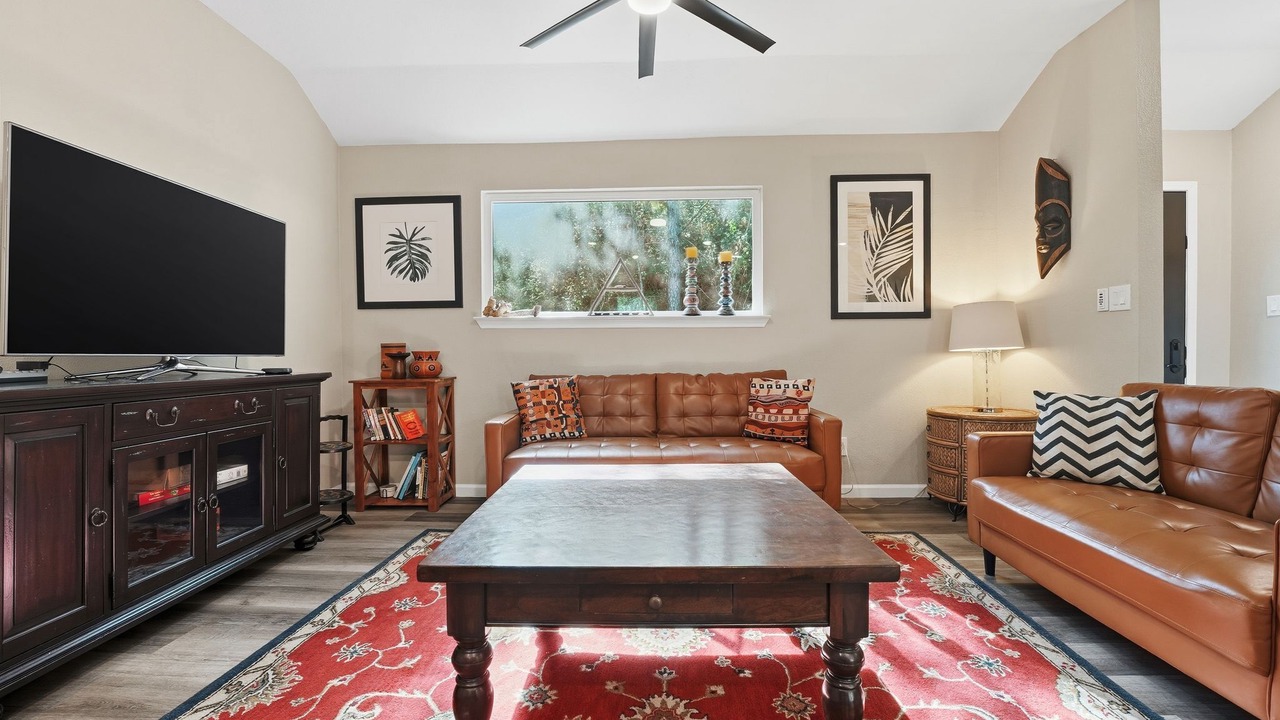 Photo of Livingroom in Bastrop